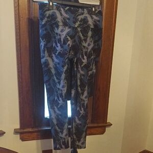 Abstract Patterned Leggings